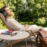 Zo kies je een noise cancelling koptelefoon die comfortabel blijft zitten tijdens een lange vlucht noise cancelling koptelefoon