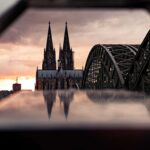 Hotel in Keulen centrum: 8 hotels bij de Dom en in de Altstadt De Keulse Dom gezien vanaf de Hohenzollernbrug over de Rijn